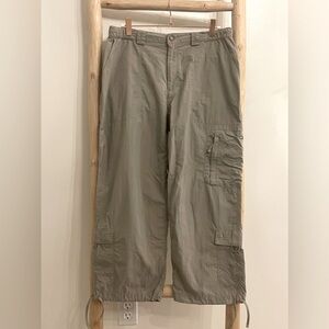 Women’s North Face Sage Green Lightweight Hiker Style Cargo Capri Pants Size L